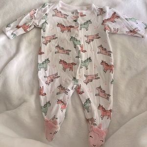 Gently used baby girl unicorn sleeper. Brand:Child of mine Size:0-3 month